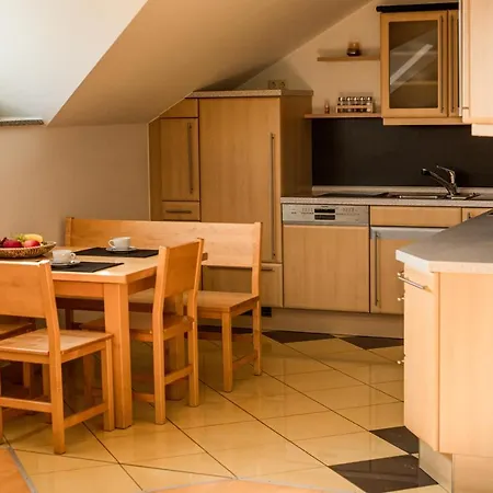 Apartament Tina